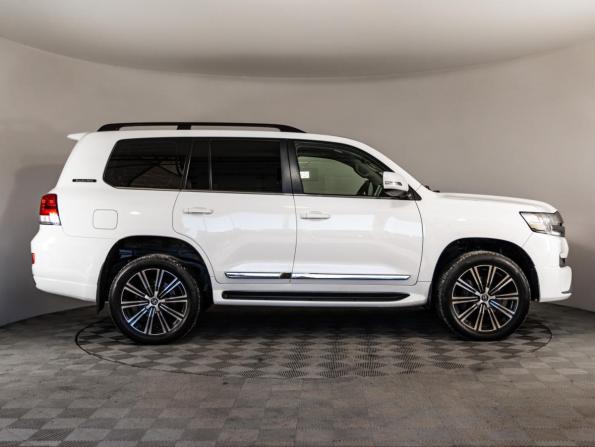 Toyota Land Cruiser 200 Series Рестайлинг 2 с пробегом 2016 года, цена 6 590 000 рублей, 98004 км, внедорожник, Автокод Объявления