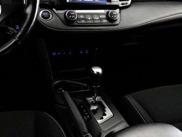 Toyota RAV4 IV (XA40) Рестайлинг с пробегом 2019 года, цена 2 075 000 рублей, 176252 км, внедорожник, Автокод Объявления