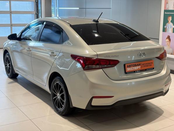 Hyundai Solaris II с пробегом 2018 года, цена 1 089 000 рублей, 87000 км, седан, Автокод Объявления