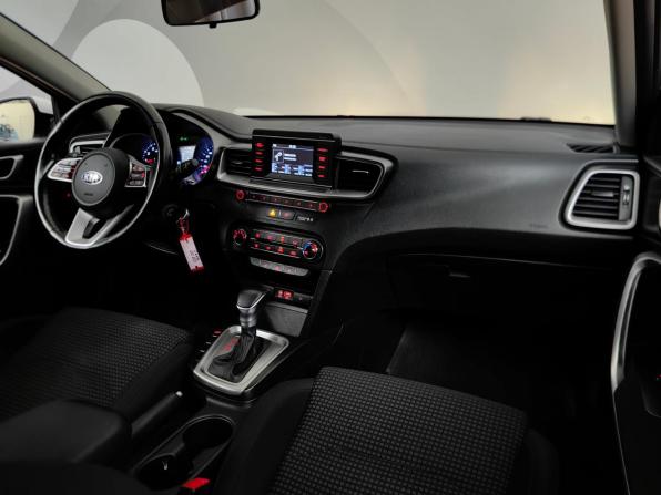 Kia Ceed III с пробегом 2018 года, цена 1 685 000 рублей, 70650 км, хэтчбек, Автокод Объявления