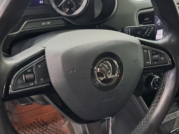 Skoda Octavia III (A7) Рестайлинг с пробегом 2020 года, цена 1 995 000 рублей, 83000 км, лифтбек, Автокод Объявления