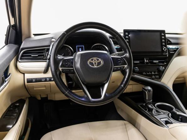 Toyota Camry VIII (XV70) Рестайлинг с пробегом 2021 года, цена 3 250 000 рублей, 55858 км, седан, Автокод Объявления