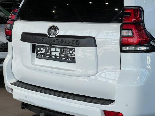Toyota Land Cruiser Prado 150 Series Рестайлинг 2 с пробегом 2017 года, цена 4 050 000 рублей, 214000 км, внедорожник, Автокод Объявления