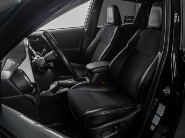 Toyota RAV4 IV (XA40) Рестайлинг с пробегом 2017 года, цена 3 049 000 рублей, 151708 км, внедорожник, Автокод Объявления