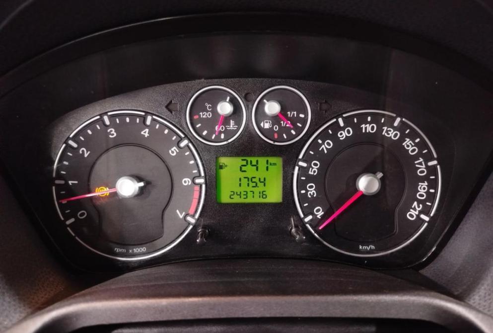 Ford Fiesta Mk5 Саратов  - изображение 13