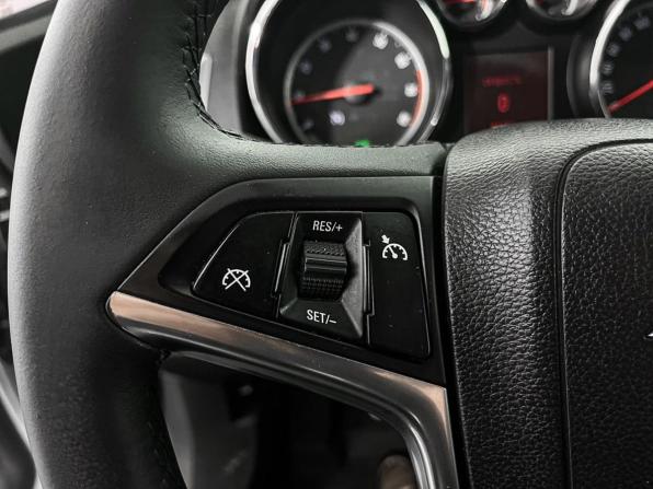Opel Astra J с пробегом 2010 года, цена 657 000 рублей, 269851 км, хэтчбек, Автокод Объявления