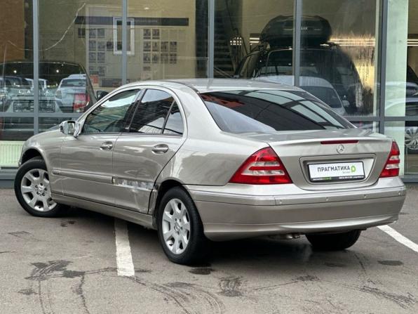 Mercedes-Benz C-Класс II (W203) Рестайлинг с пробегом 2006 года, цена 549 000 рублей, 335184 км, седан, Автокод Объявления