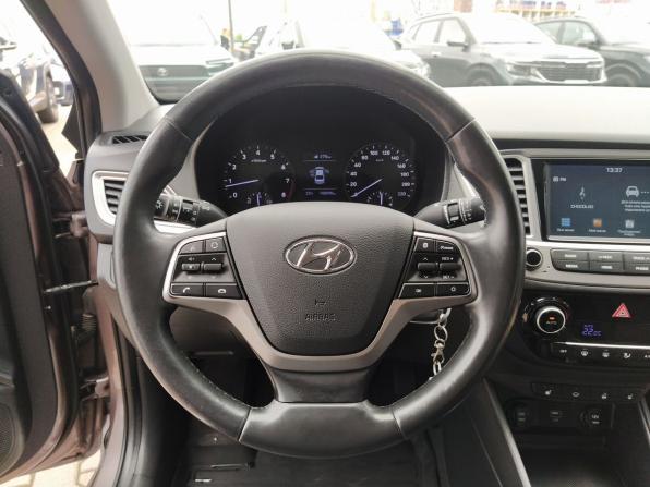 Hyundai Solaris II с пробегом 2019 года, цена 1 299 000 рублей, 147000 км, седан, Автокод Объявления