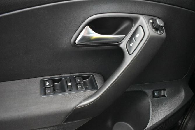 Volkswagen Polo V Рестайлинг с пробегом 2017 года, цена 1 220 000 рублей, 85410 км, седан, Автокод Объявления