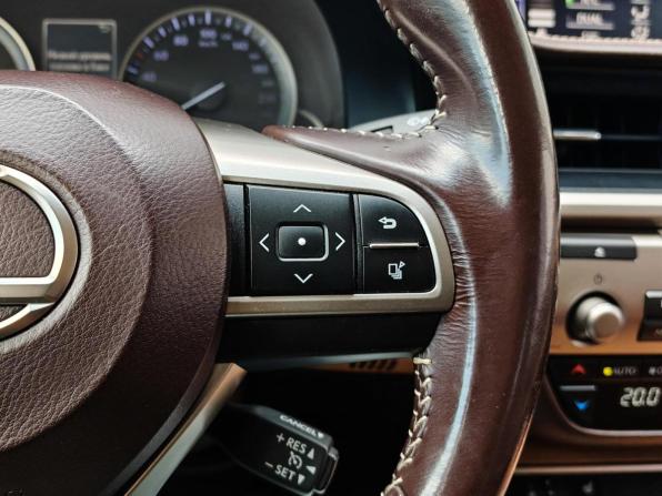 Lexus ES VI Рестайлинг с пробегом 2016 года, цена 3 090 000 рублей, 85745 км, седан, Автокод Объявления