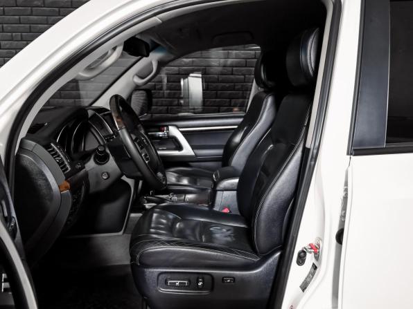 Toyota Land Cruiser 200 Series Рестайлинг 1 с пробегом 2013 года, цена 4 400 000 рублей, 191721 км, внедорожник, Автокод Объявления