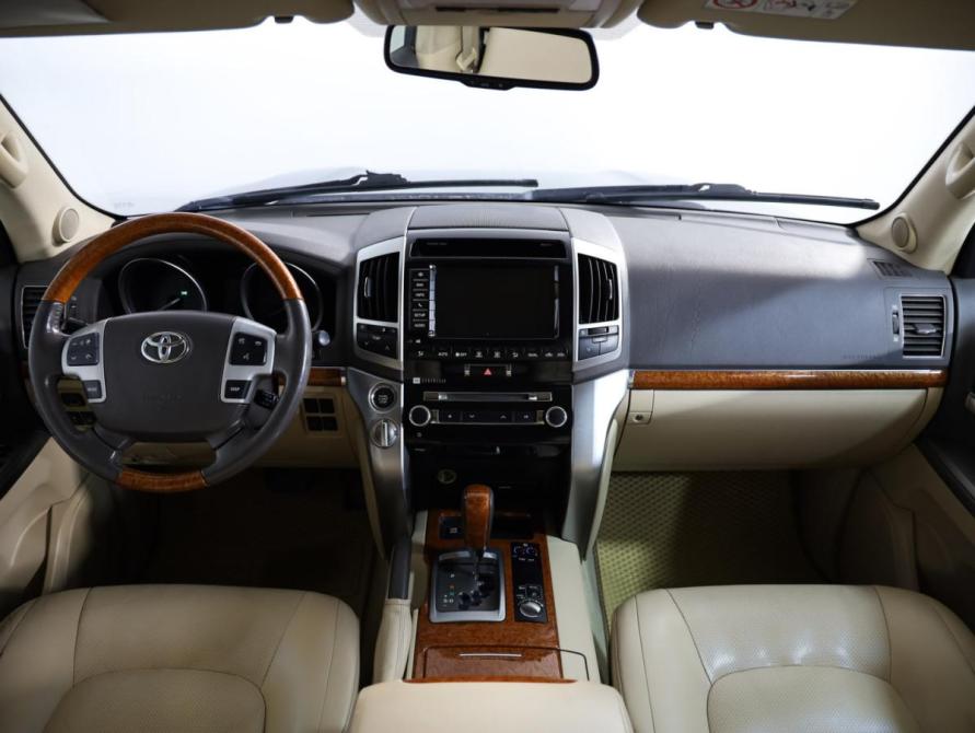 Toyota Land Cruiser 200 Series Рестайлинг 1 Санкт-Петербург  - изображение 9