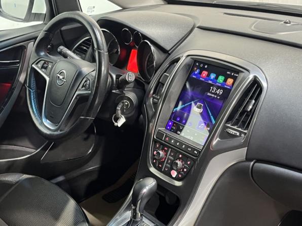 Opel Astra J с пробегом 2011 года, цена 685 000 рублей, 216000 км, хэтчбек, Автокод Объявления