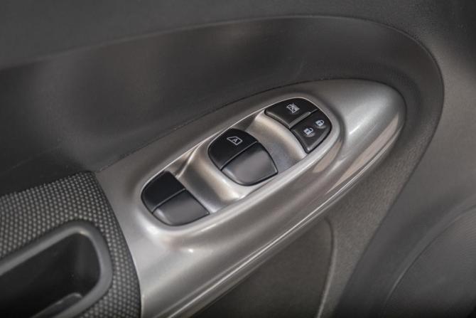 Nissan Juke I с пробегом 2012 года, цена 899 000 рублей, 230000 км, внедорожник, Автокод Объявления