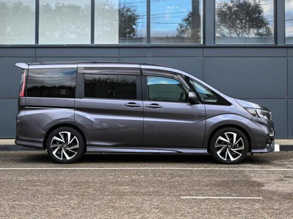 Honda Stepwgn V Рестайлинг с пробегом 2021 года, цена 2 679 000 рублей, 30903 км, минивэн, Автокод Объявления