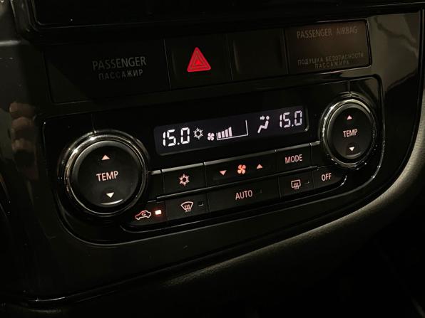 Mitsubishi Outlander III Рестайлинг 2 с пробегом 2015 года, цена 1 450 000 рублей, 251184 км, внедорожник, Автокод Объявления