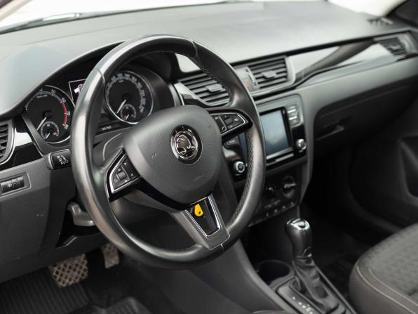 Skoda Rapid I Рестайлинг с пробегом 2018 года, цена 1 040 000 рублей, 124539 км, лифтбек, Автокод Объявления
