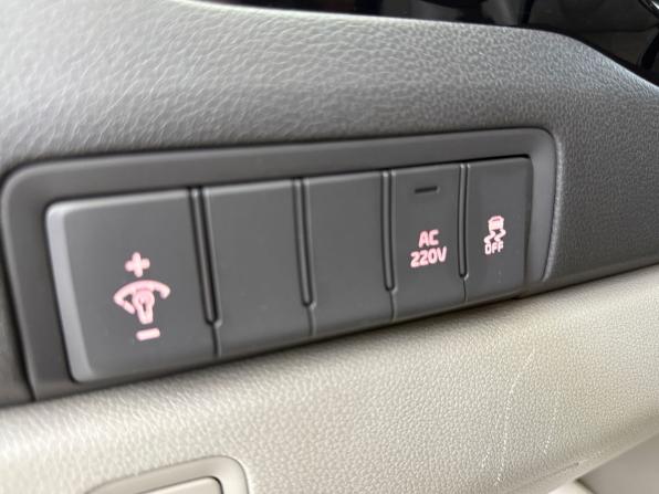 Kia Carnival III с пробегом 2017 года, цена 2 245 000 рублей, 188880 км, минивэн, Автокод Объявления