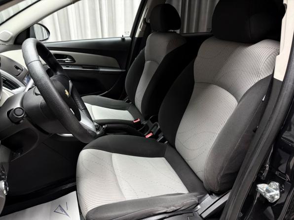 Chevrolet Cruze I Рестайлинг с пробегом 2013 года, цена 749 000 рублей, 190801 км, хэтчбек, Автокод Объявления