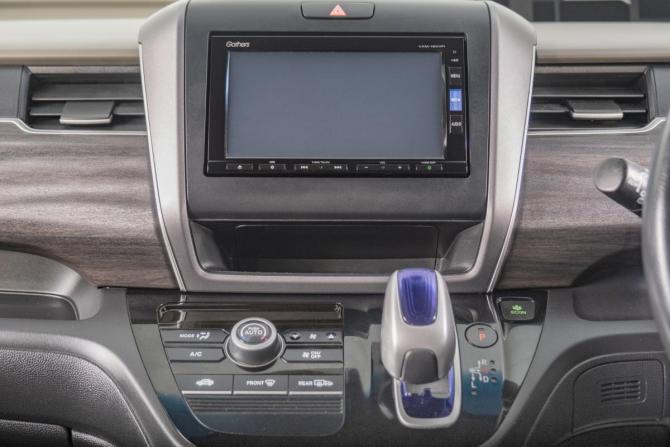 Honda Freed II с пробегом 2017 года, цена 1 629 000 рублей, 120000 км, компактвэн, Автокод Объявления