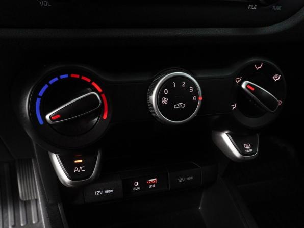 Kia Rio IV с пробегом 2019 года, цена 1 290 000 рублей, 95879 км, седан, Автокод Объявления