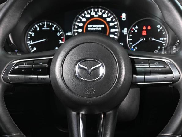 Mazda 3 IV (BP) с пробегом 2019 года, цена 2 755 000 рублей, 27996 км, хэтчбек, Автокод Объявления