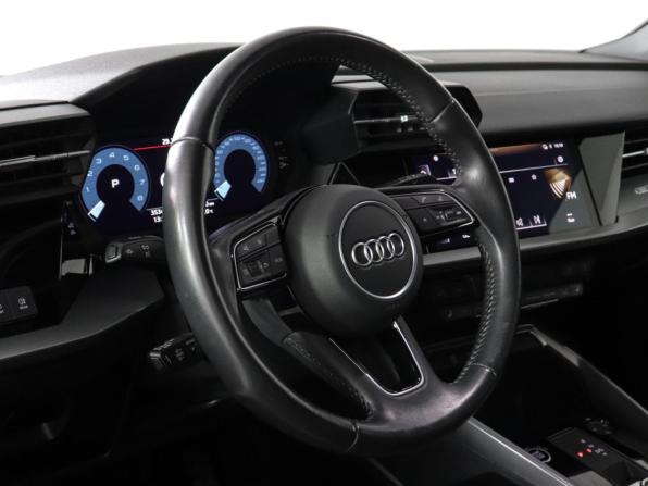 Audi A3 IV (8Y) с пробегом 2021 года, цена 2 947 000 рублей, 35346 км, хэтчбек, Автокод Объявления
