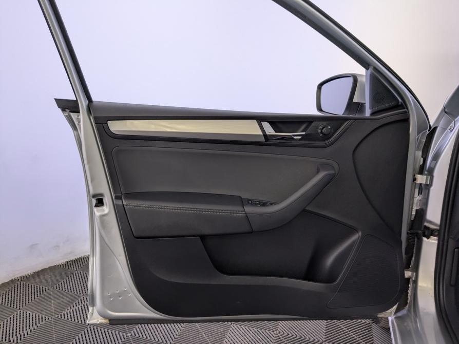 Skoda Rapid I Рестайлинг Москва  - изображение 19