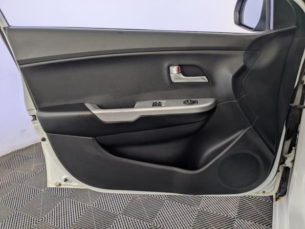 Kia Rio III с пробегом 2015 года, цена 940 000 рублей, 143205 км, хэтчбек, Автокод Объявления