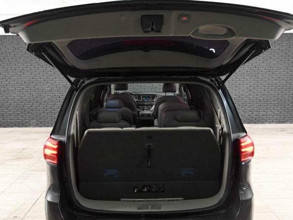 Kia Carnival III с пробегом 2020 года, цена 2 600 000 рублей, 186964 км, минивэн, Автокод Объявления