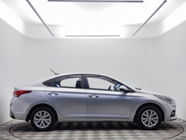 Hyundai Solaris II с пробегом 2018 года, цена 970 000 рублей, 174795 км, седан, Автокод Объявления