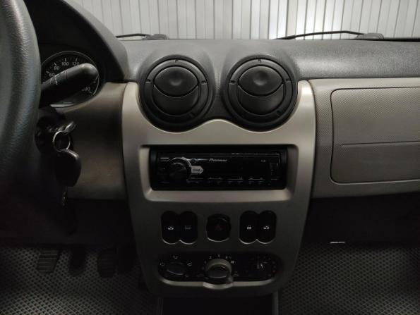 Renault Logan I Рестайлинг с пробегом 2011 года, цена 390 000 рублей, 203154 км, седан, Автокод Объявления