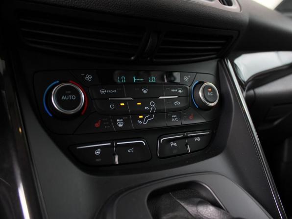 Ford Kuga II Рестайлинг с пробегом 2016 года, цена 1 600 000 рублей, 116299 км, внедорожник, Автокод Объявления