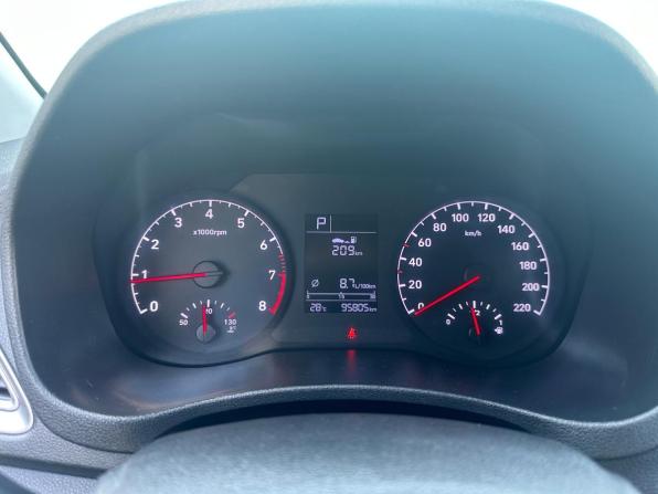 Hyundai Solaris II с пробегом 2019 года, цена 945 000 рублей, 95805 км, седан, Автокод Объявления