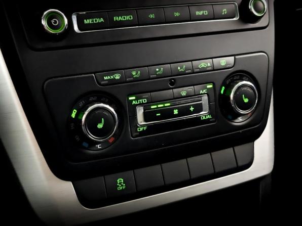 Skoda Yeti I Рестайлинг с пробегом 2015 года, цена 1 275 000 рублей, 112874 км, внедорожник, Автокод Объявления