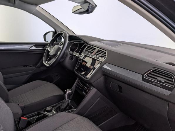 Volkswagen Tiguan II Рестайлинг с пробегом 2021 года, цена 3 780 000 рублей, 17314 км, внедорожник, Автокод Объявления