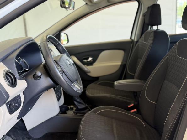 Renault Logan II с пробегом 2014 года, цена 650 000 рублей, 171140 км, седан, Автокод Объявления