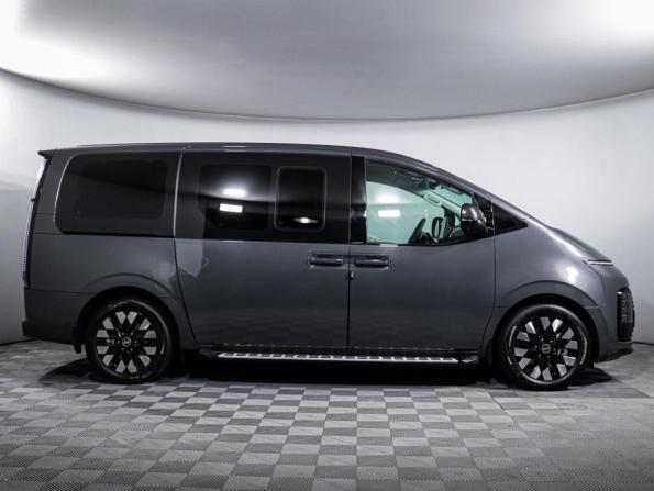 Hyundai Staria I с пробегом 2024 года, цена 5 500 000 рублей, 32554 км, минивэн, Автокод Объявления