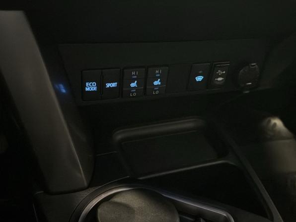 Toyota RAV4 IV (XA40) Рестайлинг с пробегом 2016 года, цена 2 380 000 рублей, 130000 км, внедорожник, Автокод Объявления