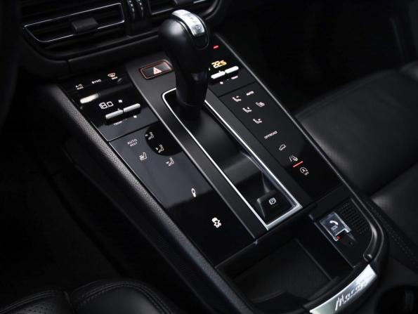 Porsche Macan I Рестайлинг 2 с пробегом 2021 года, цена 5 999 000 рублей, 90927 км, внедорожник, Автокод Объявления