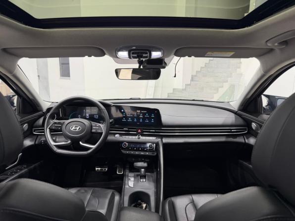 Hyundai Elantra VII (CN7) Рестайлинг с пробегом 2023 года, цена 1 999 000 рублей, 47010 км, седан, Автокод Объявления