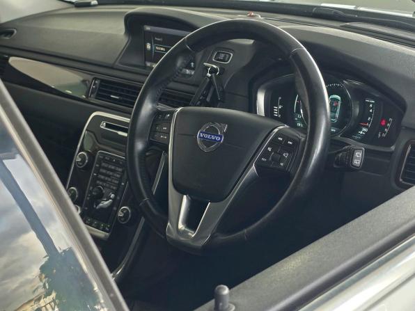 Volvo V70 III Рестайлинг с пробегом 2013 года, цена 1 000 000 рублей, 145115 км, универсал, Автокод Объявления