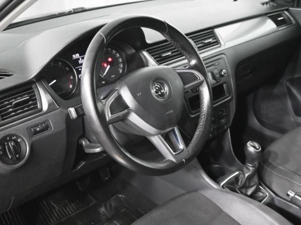 Skoda Rapid I с пробегом 2015 года, цена 1 060 000 рублей, 150079 км, лифтбек, Автокод Объявления