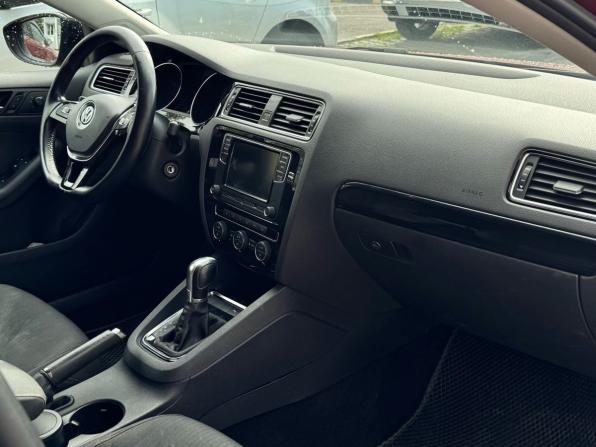 Volkswagen Jetta VI Рестайлинг с пробегом 2017 года, цена 1 250 000 рублей, 166500 км, седан, Автокод Объявления