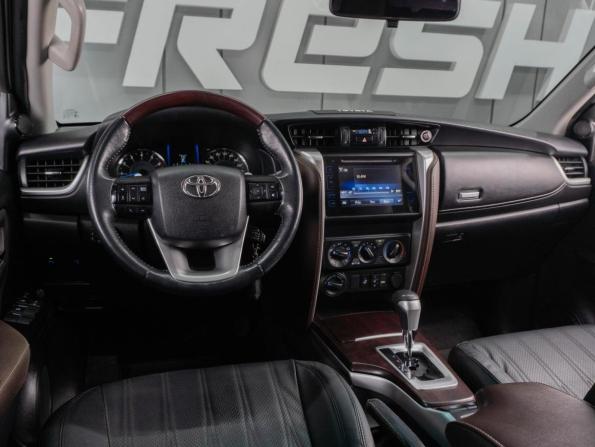 Toyota Fortuner II с пробегом 2019 года, цена 4 240 000 рублей, 71517 км, внедорожник, Автокод Объявления