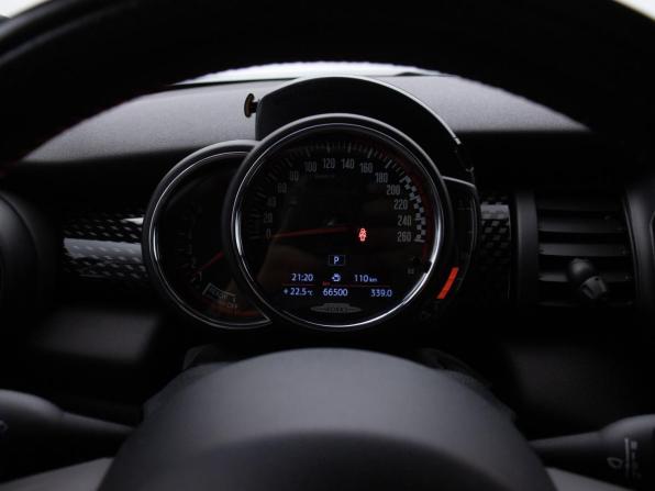 Mini Hatch III (F55/F56) Рестайлинг с пробегом 2019 года, цена 2 700 000 рублей, 64483 км, хэтчбек, Автокод Объявления
