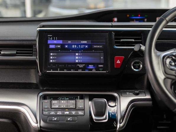 Honda Stepwgn V Рестайлинг с пробегом 2019 года, цена 2 600 000 рублей, 84653 км, минивэн, Автокод Объявления