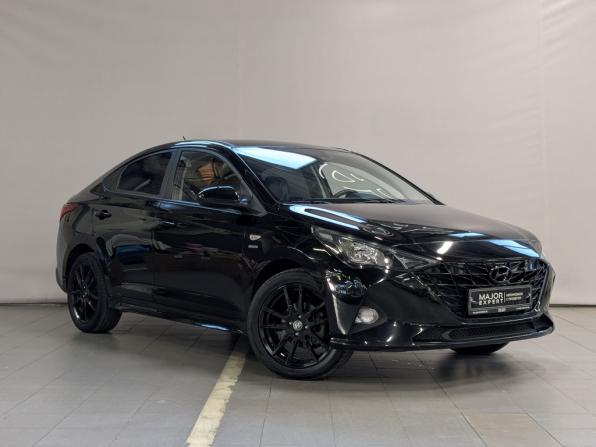 Hyundai Solaris II Рестайлинг с пробегом 2022 года, цена 1 730 000 рублей, 61441 км, седан, Автокод Объявления