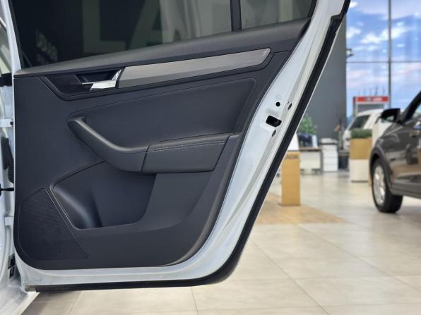 Skoda Rapid I Рестайлинг с пробегом 2019 года, цена 1 550 000 рублей, 90170 км, лифтбек, Автокод Объявления