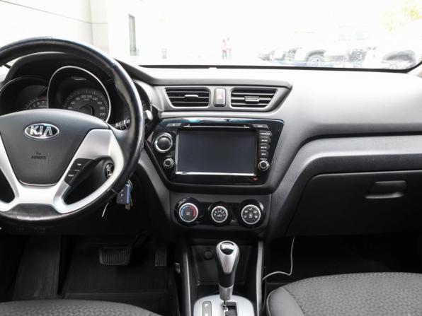 Kia Rio III Рестайлинг с пробегом 2015 года, цена 979 000 рублей, 114732 км, хэтчбек, Автокод Объявления
